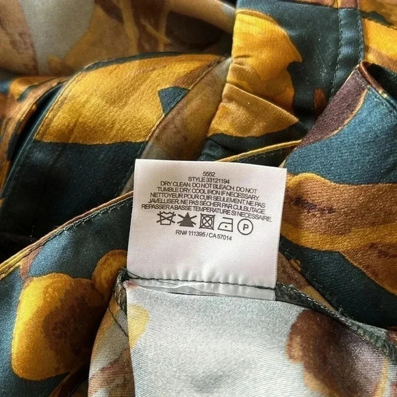 Tory Burch Sleeveless Silk-Blend 1/4 Signature Button Top Blouse Size 2 - Picture 12 of 16